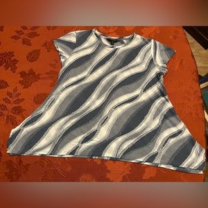 Simply Vera Vera Wang blue and white shirt sleeve blouse top shirt